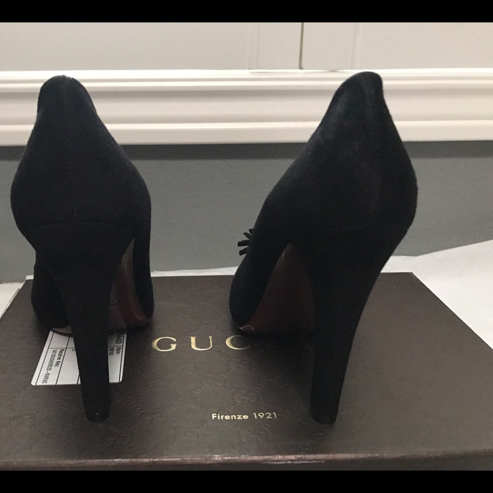 Gucci Natural Mischa Suede Tassel Loafer Pumps - Picture 4 of 4